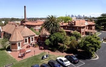 Yarra House Campus Summer Stays - Lightning Ridge Tourism 11