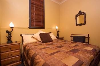 Church House B&B Gundagai - Lightning Ridge Tourism 6
