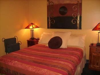 Church House B&B Gundagai - Lightning Ridge Tourism 7