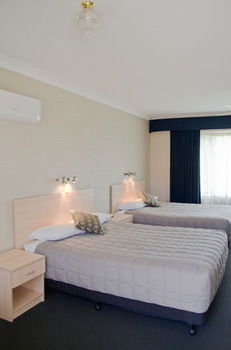 Baybrook Motor Inn & Apartments - Lightning Ridge Tourism 18