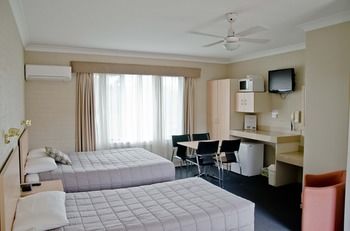 Baybrook Motor Inn & Apartments - Lightning Ridge Tourism 23
