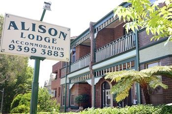 Alison Lodge - Lightning Ridge Tourism 0