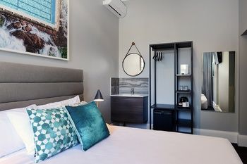 Alison Lodge - Lightning Ridge Tourism 9