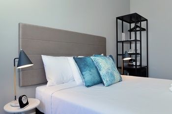 Alison Lodge - Lightning Ridge Tourism 33