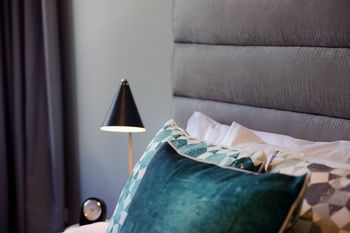 Alison Lodge - Lightning Ridge Tourism 38