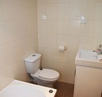 Holly Lane Mews - Lightning Ridge Tourism