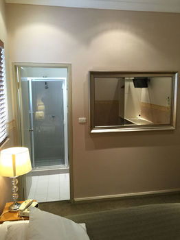 Hotel 59 - Lightning Ridge Tourism 35