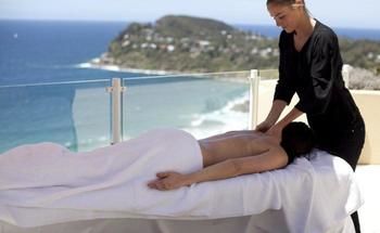 Jonahs Restaurant & Accommodation, Whale Beach - Lightning Ridge Tourism 1