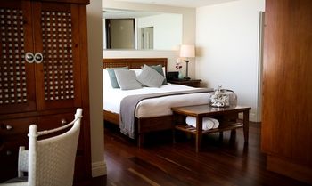 Jonahs Restaurant & Accommodation, Whale Beach - Lightning Ridge Tourism 11