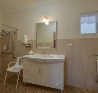 Cadman Motor Inn amp Apartments - Lightning Ridge Tourism