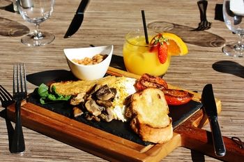 Remington Motor Inn - Lightning Ridge Tourism 7