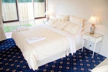 Yarra Glen Racecourse Apartments - Lightning Ridge Tourism 4