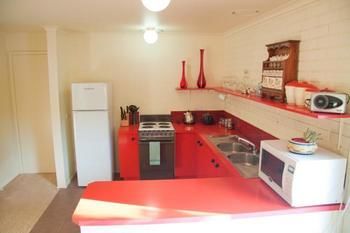 Yarra Glen Racecourse Apartments - Lightning Ridge Tourism 5