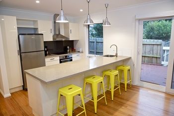 Yarra Glen Racecourse Apartments - Lightning Ridge Tourism 20