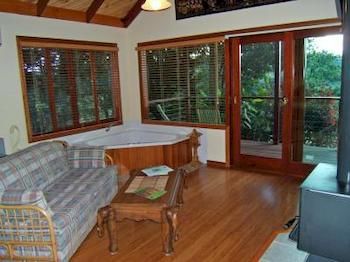 Maleny Tropical Retreat Balinese B&b - Lightning Ridge Tourism 6