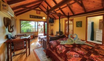 Maleny Tropical Retreat Balinese B&b - Lightning Ridge Tourism 15