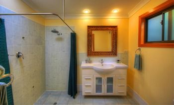 Maleny Tropical Retreat Balinese B&b - Lightning Ridge Tourism 16