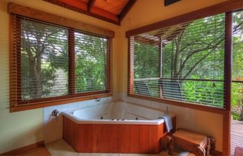 Maleny Tropical Retreat Balinese B&b - Lightning Ridge Tourism 18