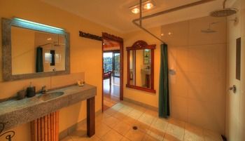 Maleny Tropical Retreat Balinese B&b - Lightning Ridge Tourism 47