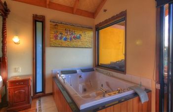 Maleny Tropical Retreat Balinese B&b - Lightning Ridge Tourism 48