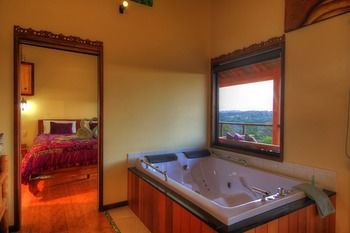 Maleny Tropical Retreat Balinese B&b - Lightning Ridge Tourism 60