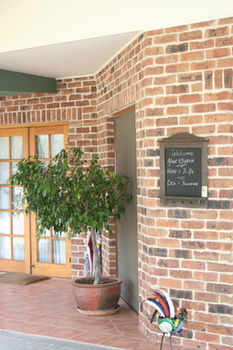Hunter Valley Bed & Breakfast - Lightning Ridge Tourism 7