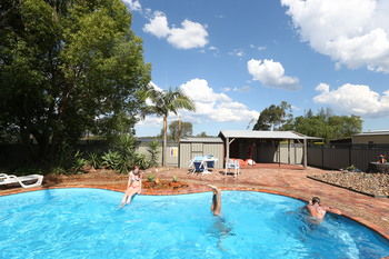 Hunter Valley YHA - Hostel - Lightning Ridge Tourism 6