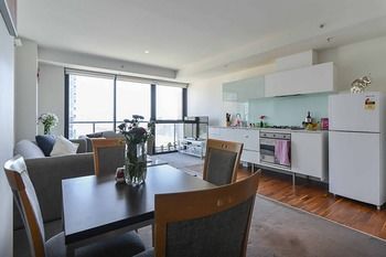 Anchor On Spencer - Lightning Ridge Tourism 36