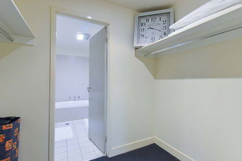 Anchor On Little Collins - Lightning Ridge Tourism 0