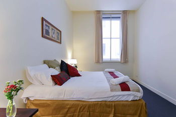 Anchor On Little Collins - Lightning Ridge Tourism 11