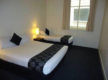 Anchor On Little Collins - Lightning Ridge Tourism 18