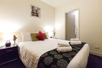 Anchor On Little Collins - Lightning Ridge Tourism 20