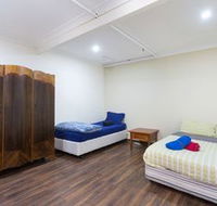 The Village Glebe - Hostel - Lightning Ridge Tourism