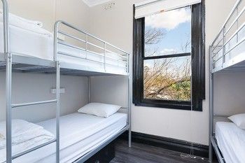 The Village Glebe - Hostel - Lightning Ridge Tourism 5