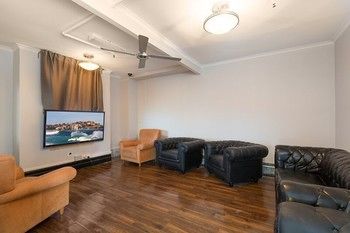 The Village Glebe - Hostel - Lightning Ridge Tourism 9