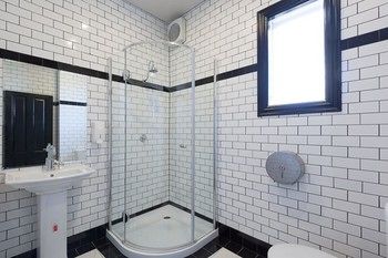 The Village Glebe - Hostel - Lightning Ridge Tourism 14