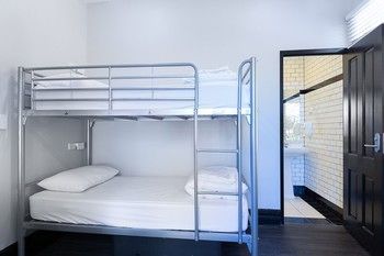 The Village Glebe - Hostel - Lightning Ridge Tourism 22