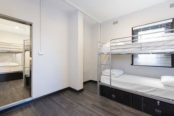 The Village Glebe - Hostel - Lightning Ridge Tourism 23