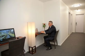 Grand Hotel Wyong - Lightning Ridge Tourism 17