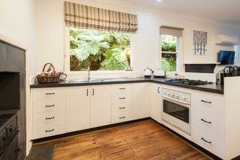 A Cottage In The Forest - Lightning Ridge Tourism 0