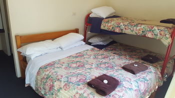 Wisemans Inn Hotel - Lightning Ridge Tourism 2