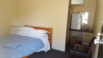 Wisemans Inn Hotel - Lightning Ridge Tourism 4