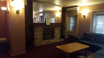 Wisemans Inn Hotel - Lightning Ridge Tourism 11
