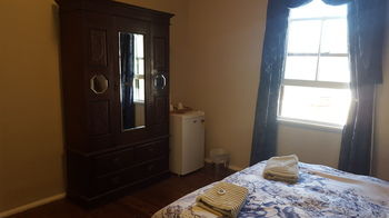 Wisemans Inn Hotel - Lightning Ridge Tourism 24
