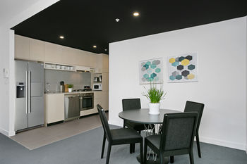 CAMPUS - Lightning Ridge Tourism 18