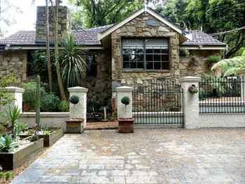 Aquila Nova Retreat - Lightning Ridge Tourism 1