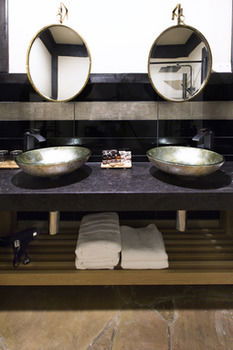 Aquila Nova Retreat - Lightning Ridge Tourism 24