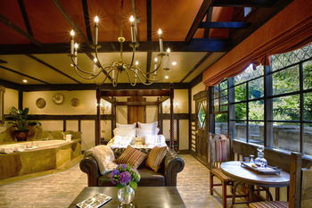 Aquila Nova Retreat - Lightning Ridge Tourism 30