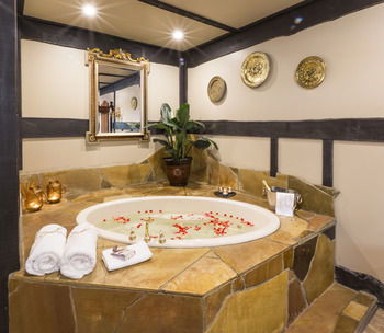 Aquila Nova Retreat - Lightning Ridge Tourism 35