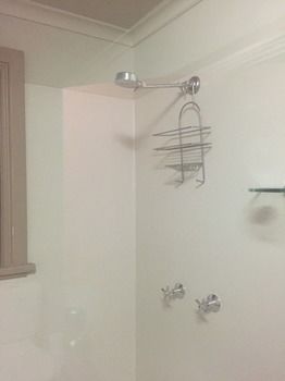 The Criterion Pub And Kitchen Carrington - Lightning Ridge Tourism 3